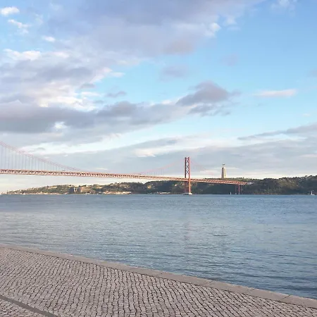 Tejo Location With River View Apartment Lisbon